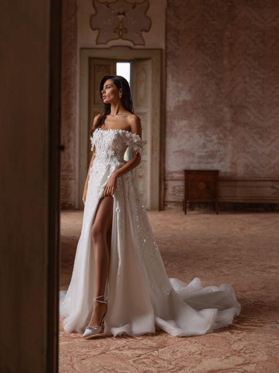 Bridal Dress With 3D Floral Appliques, Beaded Corset Gown, High Slit Bridal Dress, Open Back Dress, Princess Bridal Gown, 2026 Wedding Dress