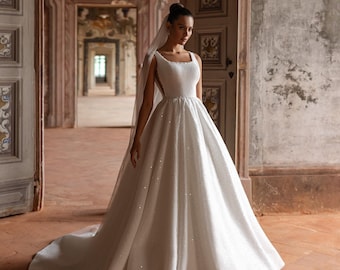 Elegante vestido de novia de encaje con lentejuelas, vestido de novia abullonado de corte A, vestido con corpiño de corsé abierto, vestido de novia estilo princesa, vestido con cola.