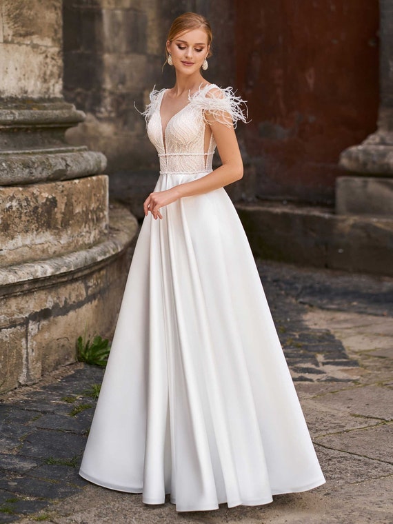 Royal Open Back Wedding Dress, Bridal Gown, Minimalistic Style, Deep V-neck,  Boho Backless Dress, Lace Long Sleeve Wedding Dress - Etsy