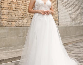 Romantic Wedding Dress, A-Line Bridal Dress, Open Back Bridal Gown, Classic Ivory Lace and Tulle Wedding Dress, Floral Wedding Gown