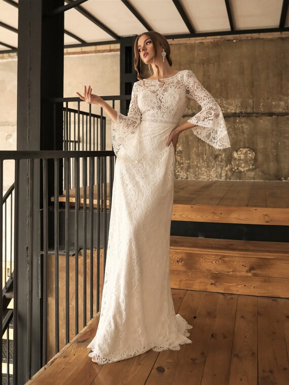 Off Shoulder V-Neck Long Sleeve Lace Overlay Wedding Dress With Train