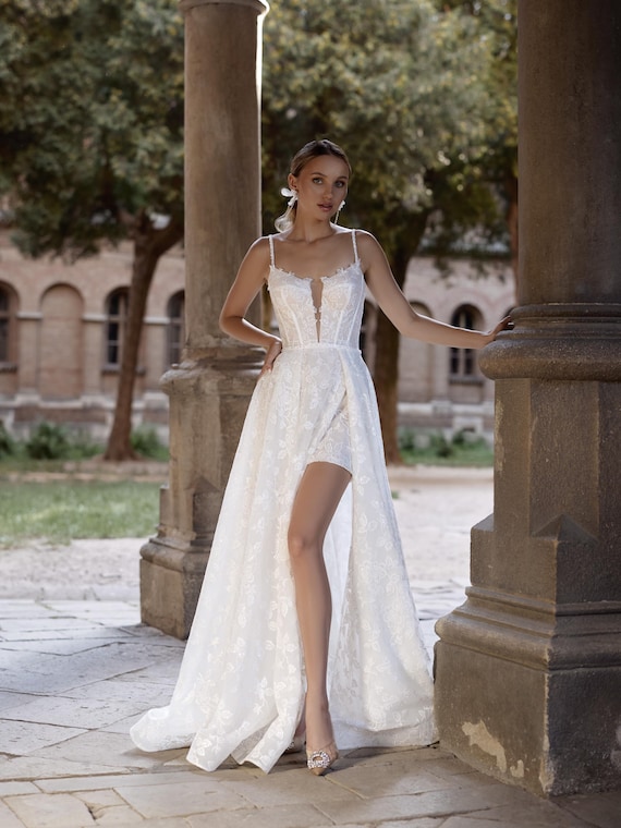 2 in 1 wedding dress long and short Andrea & Leo WL020 Floral Applique A Line Leo WL020 is a chic and sophisticated choice for your wedding events Two in one Wedding Dresses