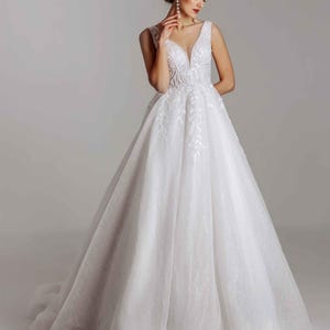 Classic Elegant Wedding Dress, A-Line Wedding Dress, Princess Bridal Dress, Romantic Wedding Dress, Floor Length off Shoulder Bridal Gown
