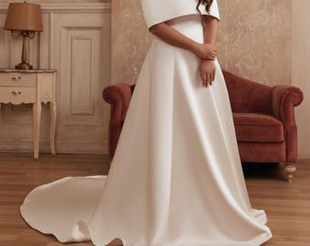Plus Size Elegant Wedding Dress, Simple A-Line Wedding Gown with Train, Classic Off Shoulder Dress, Minimalist Bridal Gown, Fall Wedding