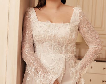 Elegant Plus Size Wedding Dress with Long Sleeves, Square Neck Bridal Gown, A-Line Tulle Skirt with Slit, Romantic Ivory Wedding Dress