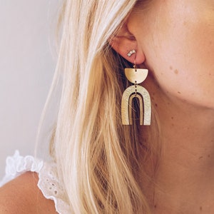 Arch Boho Dangle Earring, Gold Dangle Earrings, Minimal Statement Gold Earrings Bridal, Gold Statement Earring, Boho Bridal, Gifts for Her