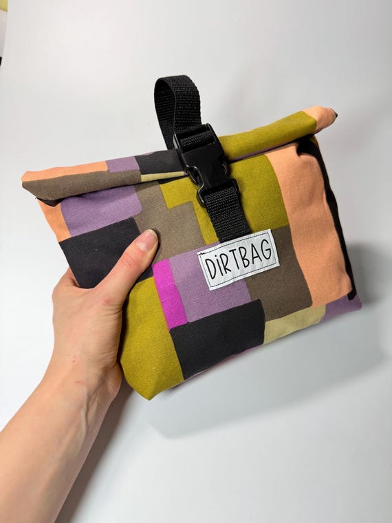 Dirtbag Swim bag. Water resistant bag with efficient closing system.