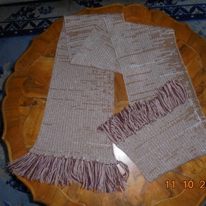 Vicuna and cashmere scarf, yarn by Cariaggi. Hand knitted with double English rib.