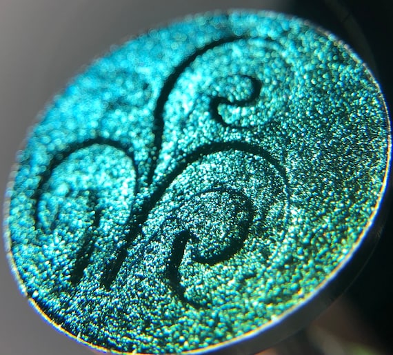 TERRA Dragon Extreme Multichrome Pressed Eyeshadow Color Change Pigment Chrome Eye Shadow Champagne Pigment Indie Makeup Indie Eyeshadow