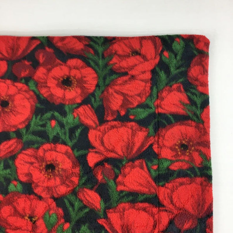 Cozy and Clean C/&C 2x5 Absorbent Fleece Cage Liner Rabbit Piggy Blanket Hedgehog Red Poppies on Black Guinea Pig Absorbent Layer