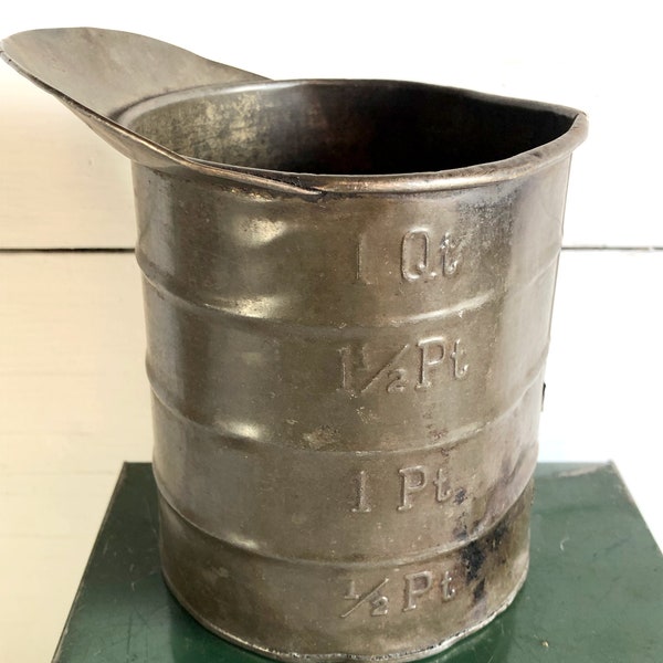 Vintage Quart Measuring Tin Pitcher with Pour Spout 1930s Baking Tool No Handle Rustic Primitive Farmhouse Kitchen Decor Collectible