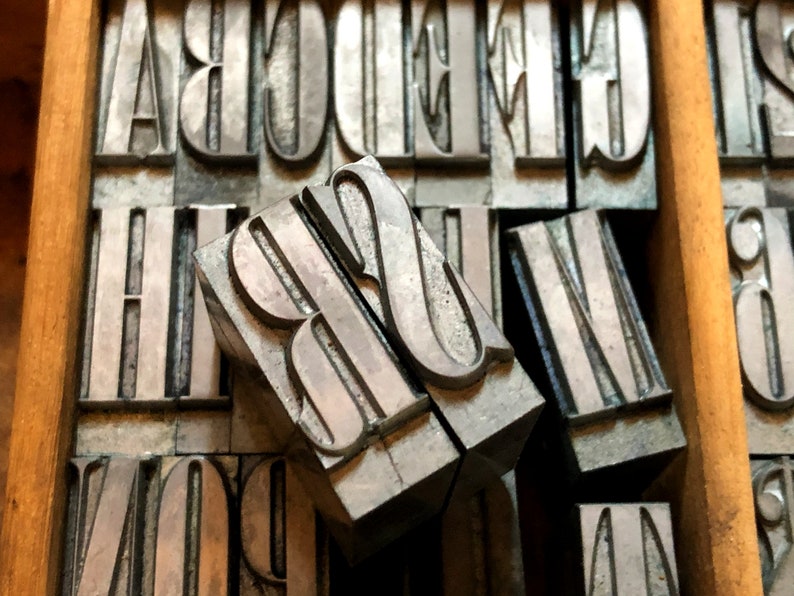 Vintage Metall LETTERPRESS Typ 72 PT Serif Font Blocks sind 1 Zoll groß WÄHLEN Großbuchstaben Druck Typografie Original Blei Block Bild 4