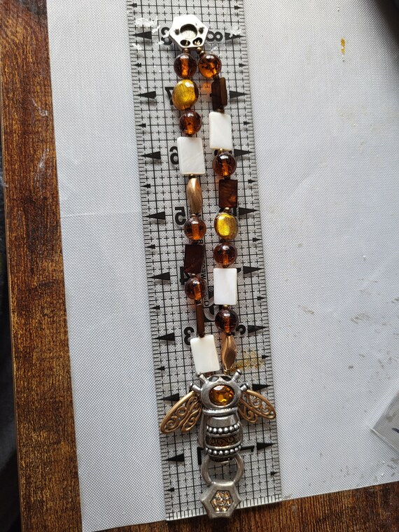 bee and stones bracelet - image 3