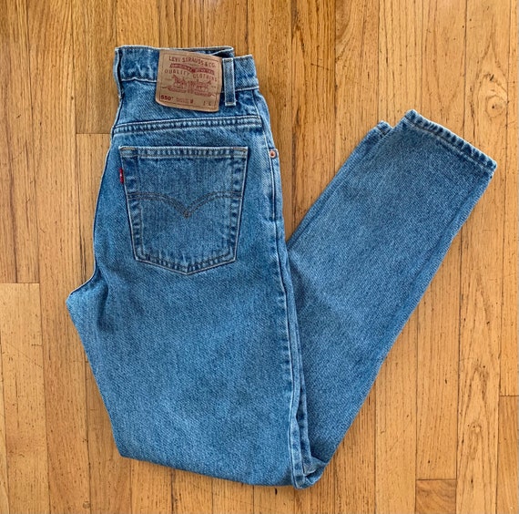 Vintage Levis 550 Medium Wash High-Waisted Mom/Boy
