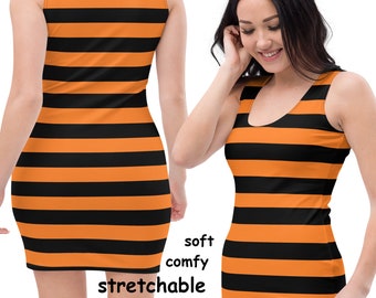 Puede incluir: Un vestido sin mangas con rayas horizontales naranja y negras. El vestido es entallado y tiene un escote redondo. El texto "soft comfy stretchable" está impreso en el vestido.