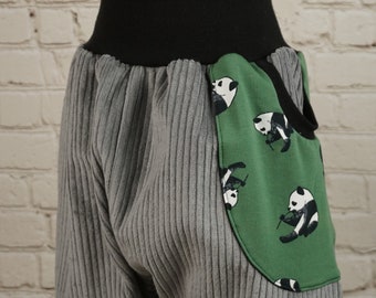 Pumphose mit Tasche Mitwachshose Handmade Babyhose Breitcord Herbst Grau Panda Gr. 50/56,62/68,74/80,86/92,98/104,110/116,122