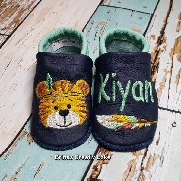 Krabbelschuhe, Lederpuschen,  Tiger Federn ,mit Namen