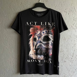 EL Maestro Powered by Les Benjamins *Act Like You Know* Men's Designer T-Shirt Size M Color Black