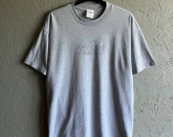Camiseta masculina rara vintage 90s NIKE com logotipo grande tamanho XL cor cinza