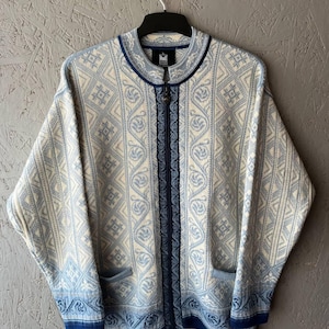 Dale of Norway Wool Cardigan, Nordic Fair Isle Sweater, Norwegian Selbu Pattern, Pure New Wool, Full Zip Jacket with Heart Puller Blue White