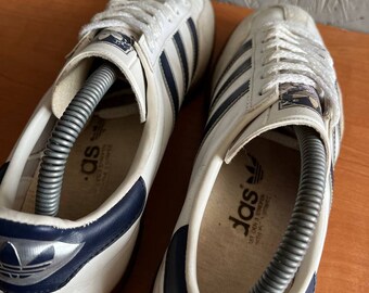 Vintage Adidas UNIVERSAL Sneakers Rare Retro Athletic Shoes 90s Classic Sport Collection 3 Stripes Trainers Size 7.5 Color White Back