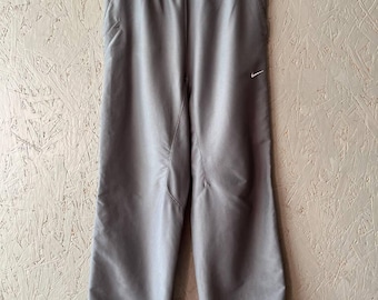 Pantalones deportivos Nike Dri-Fit YK2 vintage para hombre, con logotipo pequeño bordado, talla S, color gris claro