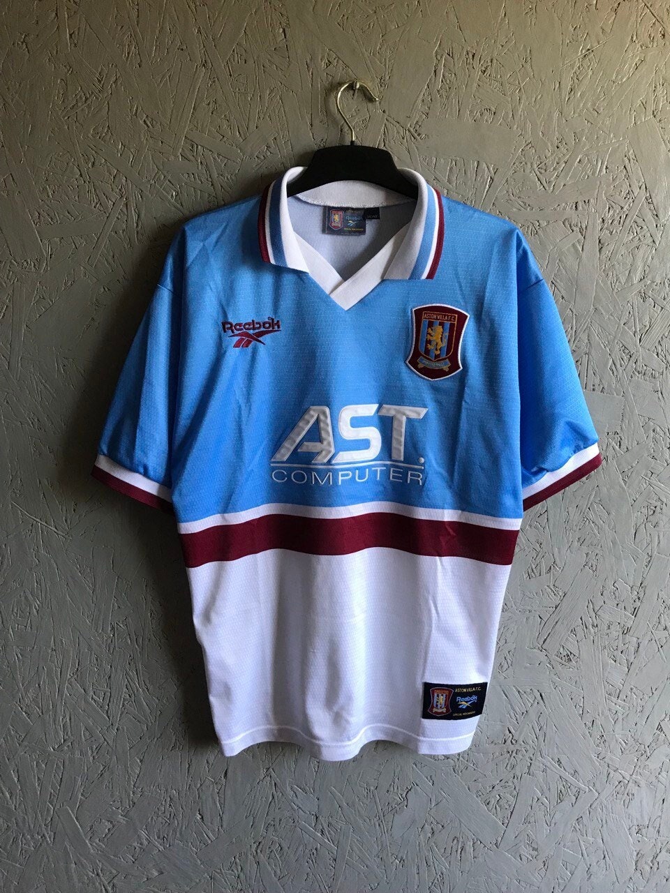 Vintage 90s Reebok ASTON VILLA Football T-shirt / Aston