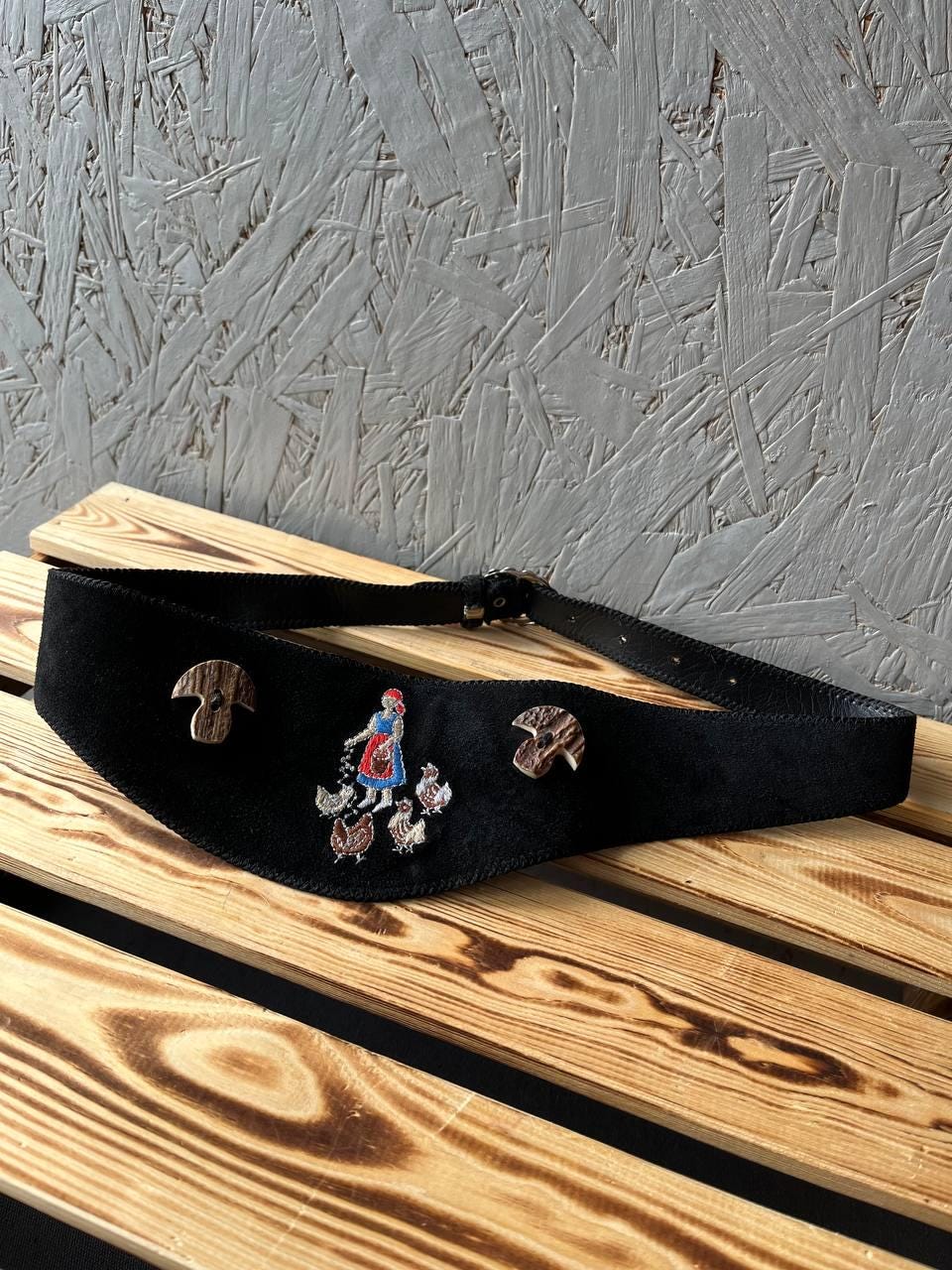 Vintage 90s Trachten Suede Belt, Embroidered Folk Alpine Waist Belt, Austrian Bavarian Style, Mushroom & Chicken Embroidery