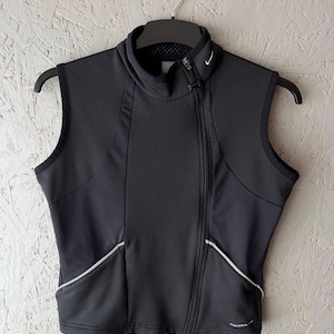 Vintage Nike Therma FIT Women Black Running Vest Size M, Asymmetric Zip Techwear Fleece Gilet, Gorpcore Activewear Archival Clothing