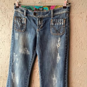 Vintage Dolce & Gabbana ICON Italia Women&#39;s Distressed Boot-Cut Jeans Pants with Floral Belt Size 27x41 Color Blue Yk2