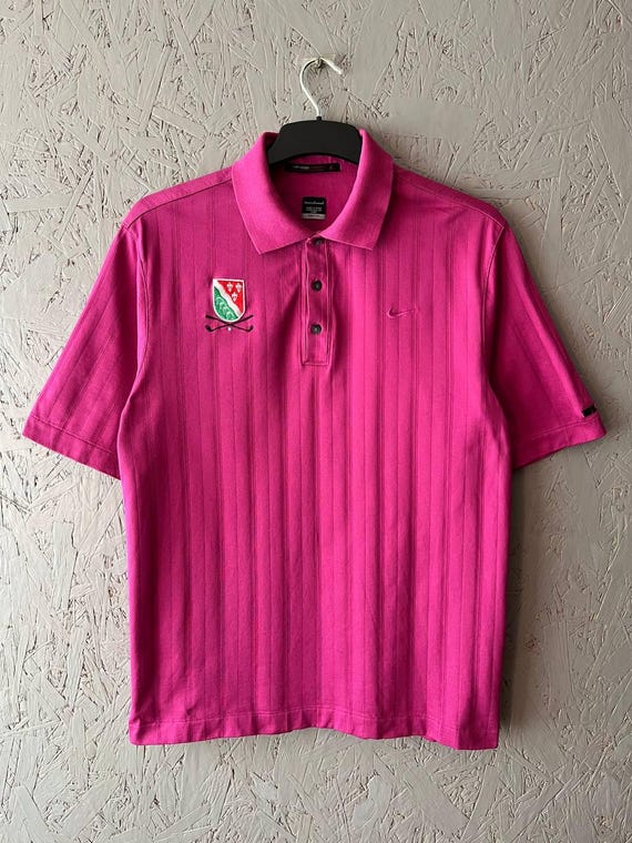 tiger woods purple nike shirt