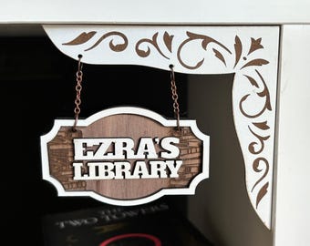 Custom Name Wooden Bookshelf Sign: Personalized Library Decor