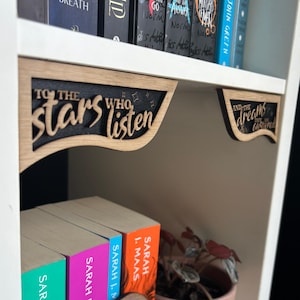 Book Nook Halloween Book Nook Tavern Logo, Bookshelf Label With Hanging Bracket, Tavern Style Decoration Separador De Libros