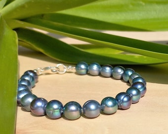 Tahitian pearl bracelet, Black Pearl bracelet, Peacock pearls, Sterling Silver, Genuine pearls, Unique Gifts, Gift for her, Anniversary gift