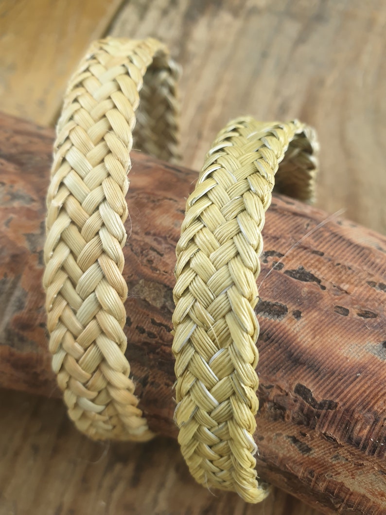 Handmade flax bracelet / poroporo Maori flax weaving image 2