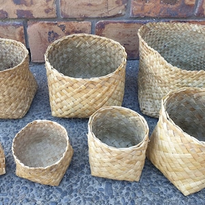 Handmade flax basket / harakeke basket (Maori flax weaving)