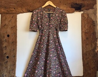1970s Floral Cotton Midi Prairie Dress S 8