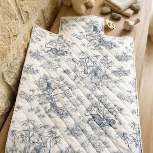 Matelas à langer nomade personnalisé pour bébé, en toile de Jouy & éponge bambou, 8 couleurs, pour voyages, cadeau naissance prénom brodé