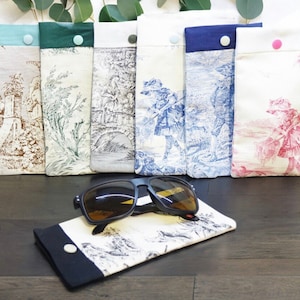 Customizable Glasses case made in French Toile de Jouy, eyeglasses case in toile de jouy fabric