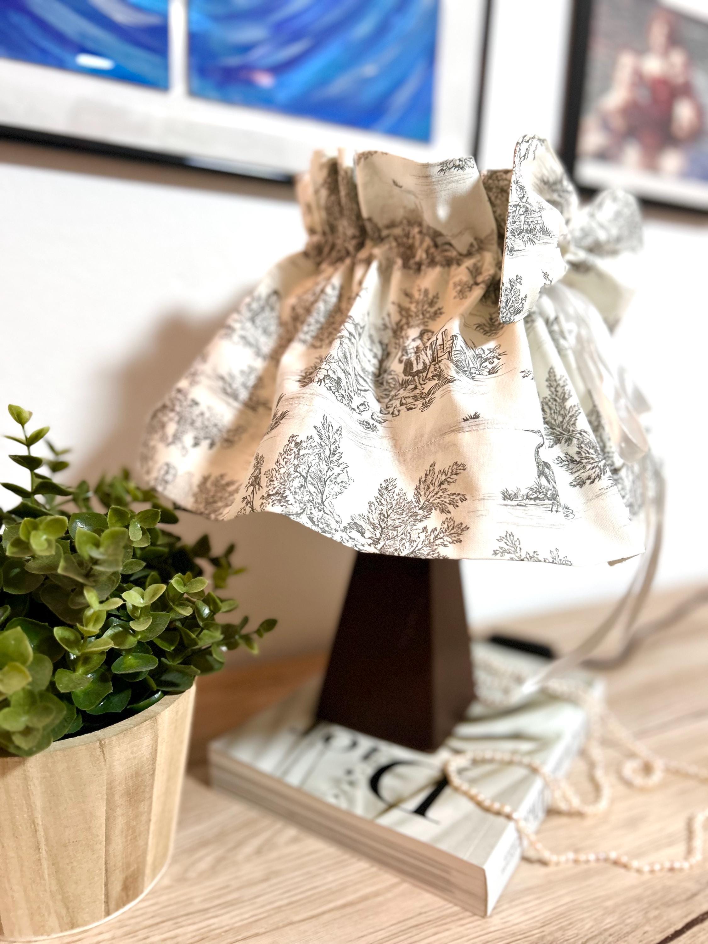 Abat jour en toile de jouy, Jupon d'abat jour, abat jour romantique, abat jour fleuri, abat jour shabby chic, cadeau pour elle