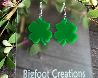 St. Patrick's Day Earrings - Green Shamrock & Irish Hat Wooden Dangle Earrings For Women