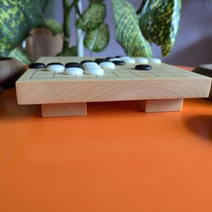 Goban 9x9 handgeschnitztes Go-Spielbrett aus massivem Lindenholz