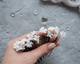 Wedding hair pins White tiny flower headpiece piece