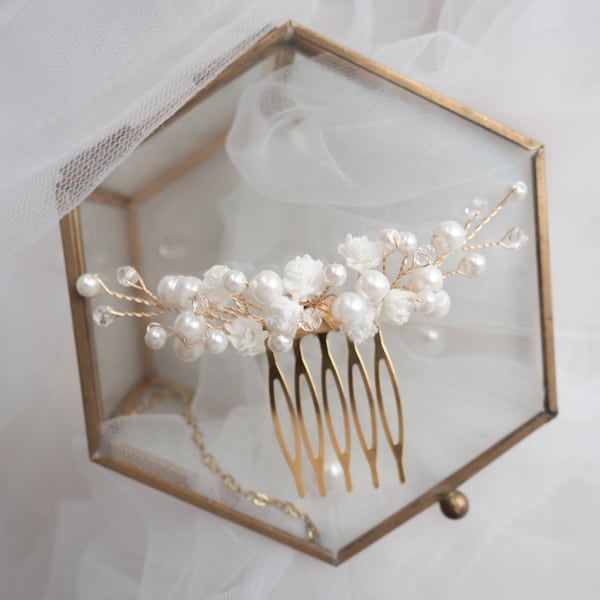 Tocado de novia con perlas, tocado de boda con flores, peineta elegante con diseño de aliento de bebé.