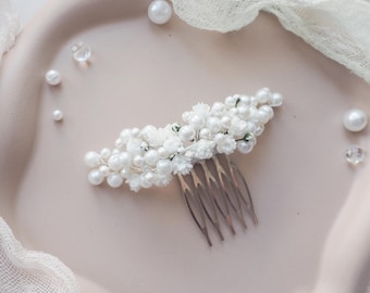 Pearl hair comb, Bridal Babys breath flower headpiece, Wedding accessory