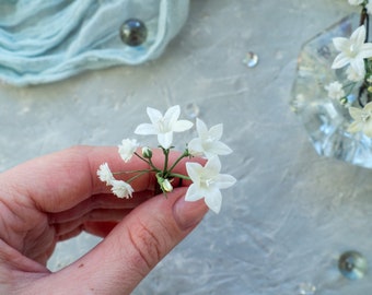 White flower hair pins - Babys breath hair piece for bride