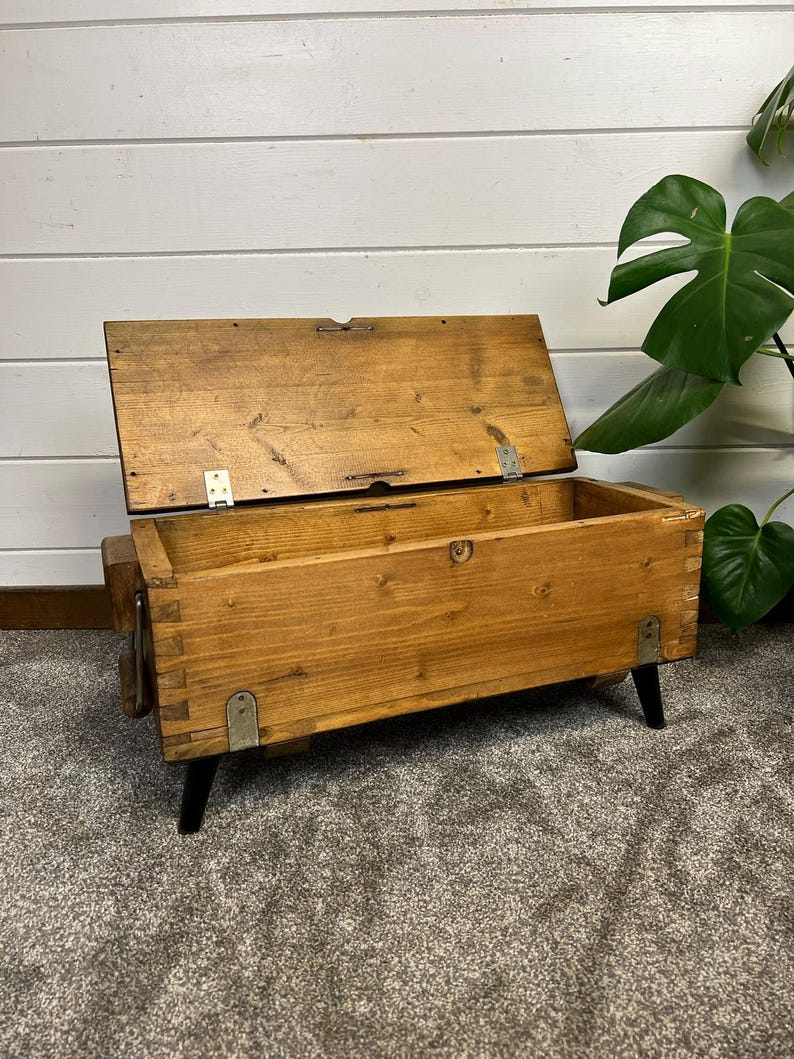 Vintage Rustic Wooden Box Side Table Storage Reclaimed Chest Cottage
