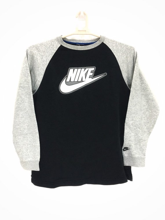 nike logo sweatshirt