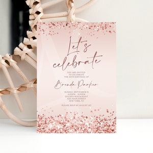 Modello di invito di compleanno stampabile in oro rosa "Festeggiamo", invito di compleanno modificabile, messaggio di testo e-mail "Festeggiamo", biglietto per qualsiasi età