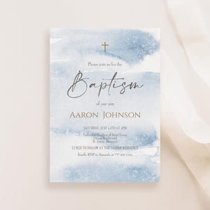 Modèle d'invitation de baptême garçon imprimable, aquarelle bleue, carte d'invitation baptême garçon, faire-part de baptême garçon modifiable, message texte par email